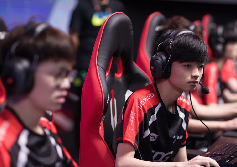 爱游戏-莱万多夫斯基新星爆冷表现惊艳，IG未来可期！的简单介绍